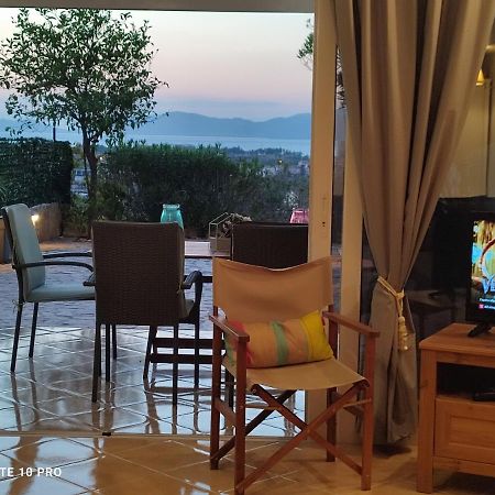 Andrew'S Sunset View Apartment Loutráki Esterno foto